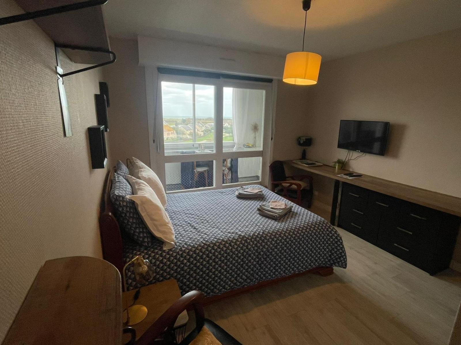 Studio 24 - Coucher De Soleil & Vue Mer Courseulles-sur-Mer Dış mekan fotoğraf